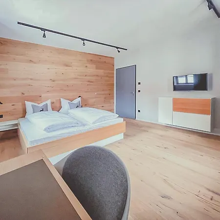 Hotel apartamentowy Mariandl Im Oberwirt 3*